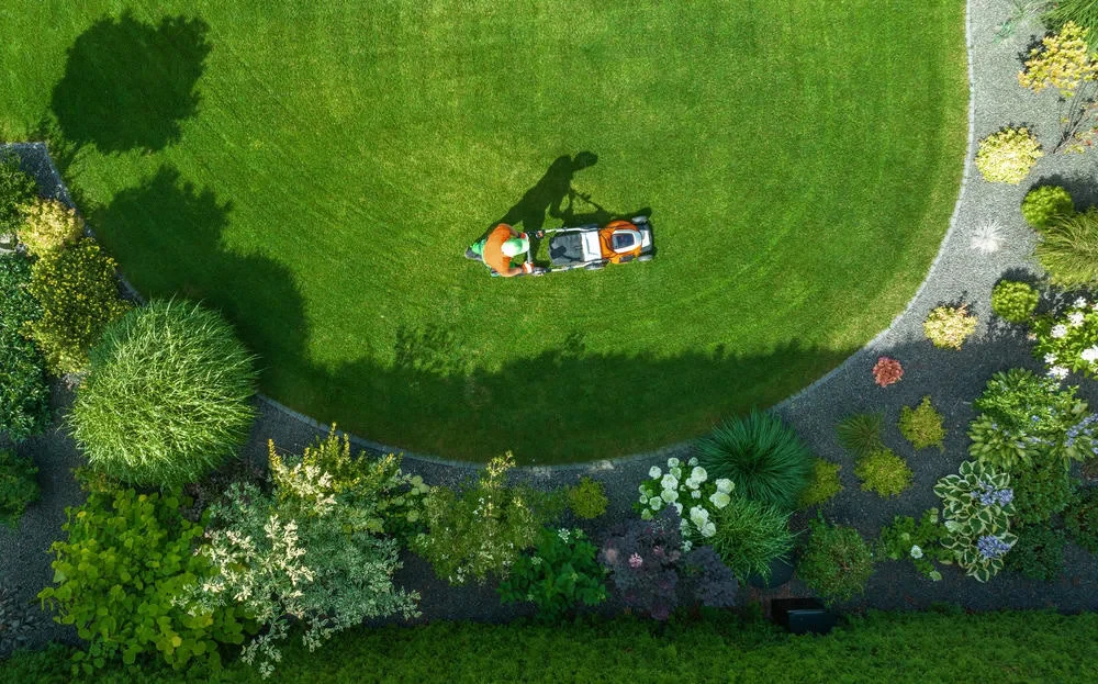Circular Garden Lawnmowing Topview Mecklenburg County North Carolina