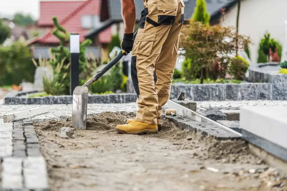 Landscaper Shoveling Foundation Mecklenburg County North Carolina_1